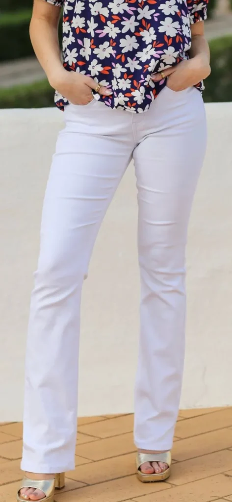 Rant & Rave Jeans<ALEXANDRA BOOTCUT JEANS - REGULAR LEG (WHITE)