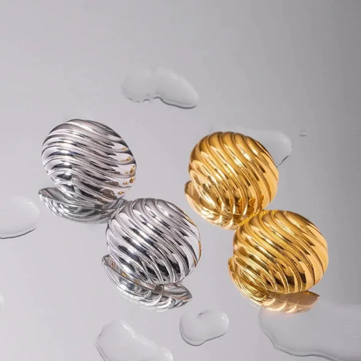 annabel_earrings_gold_2.webp Folie A Trois Jewellery<Annabel Earrings (Gold)