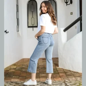 Rant & Rave Jeans<BERNIE CROP FLARE JEANS - SHORT LEG (LIGHT BLUE)