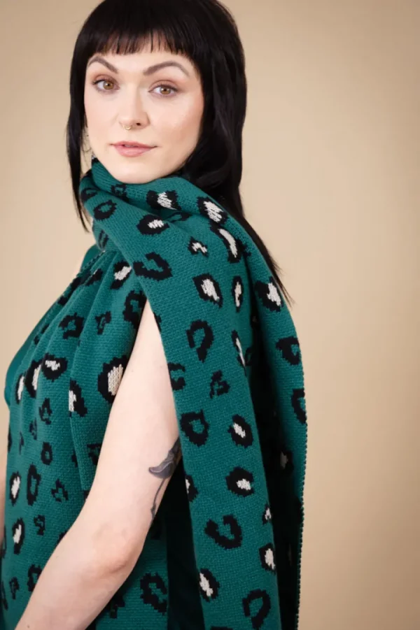 Oh Molly Scarves<Bláthnaid Scarf (Green Print)