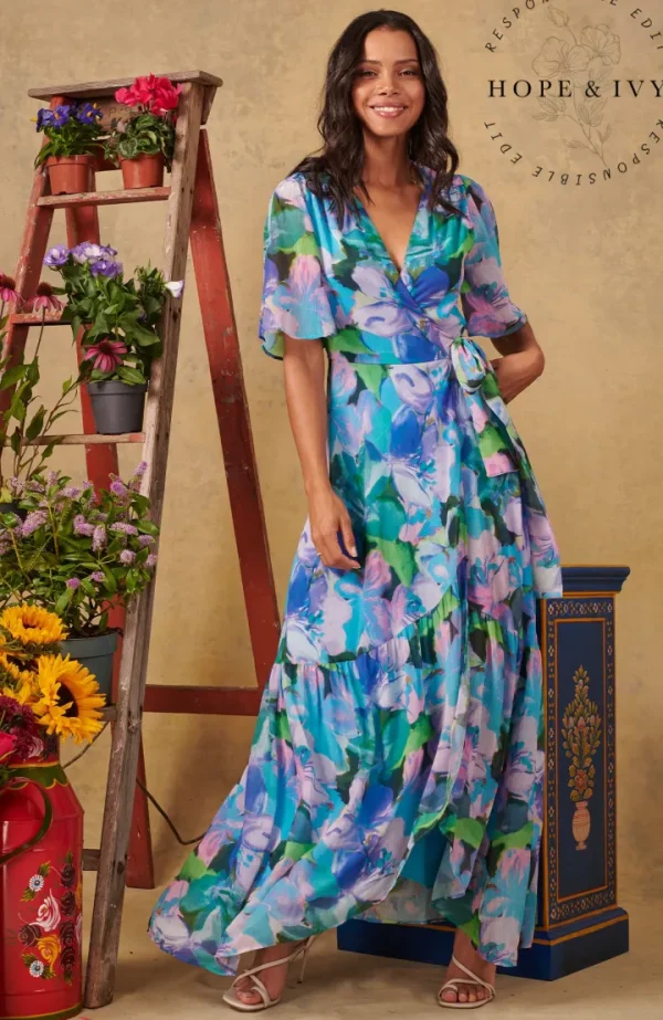 Hope & Ivy Occasionwear<Everleigh Flutter Sleeve Maxi Dress (Blue)
