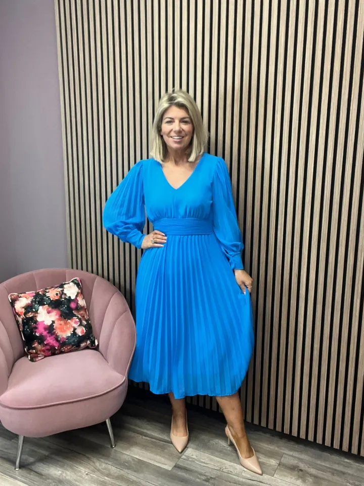 hannah_midi_dress_tiffany_1.webp Kate & Pippa Occasionwear<HANNAH MIDI DRESS (TIFFANY BLUE)