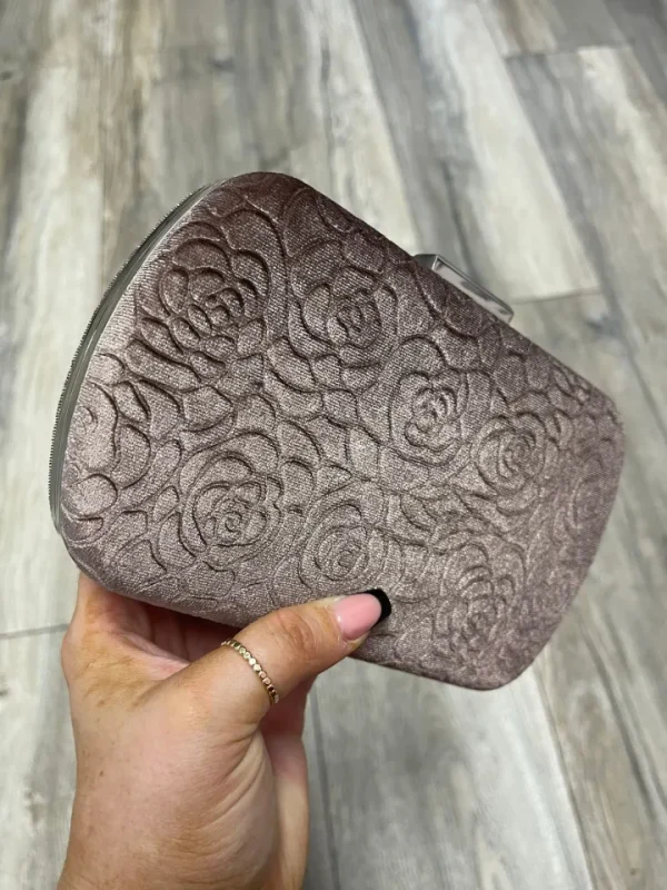 Wsl 8 Bags & Purses<Ivy Embossed Velvet Clutch (4 colours)