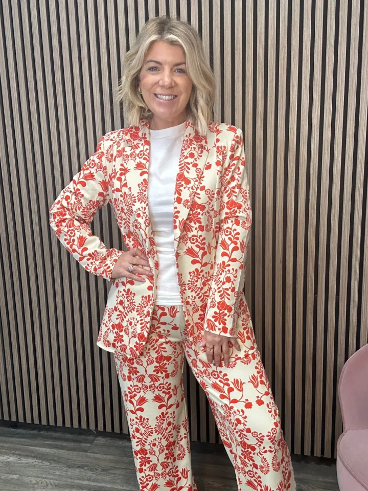 lizzy_blazer_fiesta_flowe_1.webp Ichi Jackets | Coats<Lizzy Blazer (Fiesta Flower)