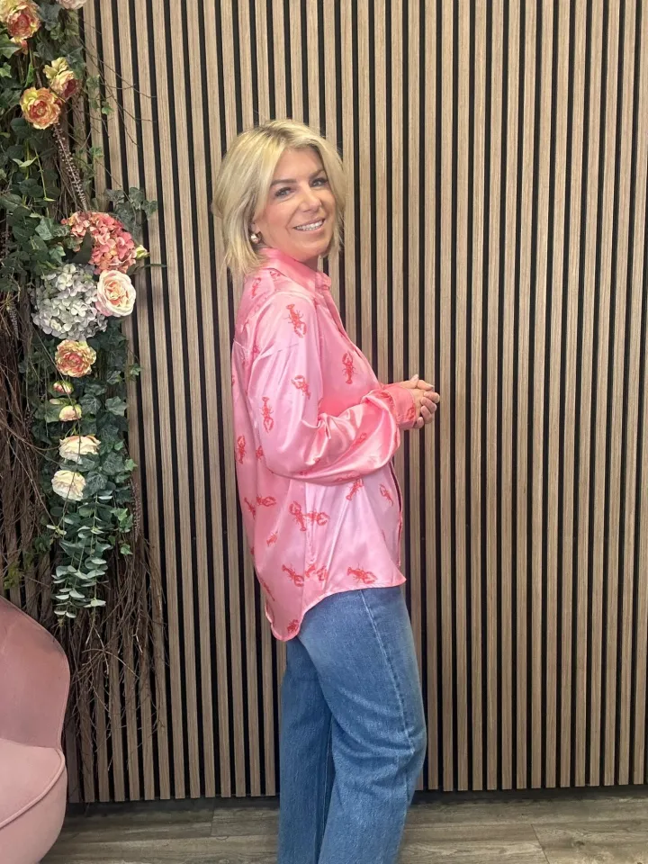 lobster_shirt_pinkred_1.webp Starla Shirts & Blouses<Lobster Shirt (Pink/Red)