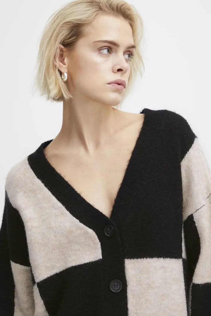 lura_cardigan_meteorite_c_2.webp Ichi Jumpers & Cardigans<LURA CARDIGAN (METEORITE CHECK)