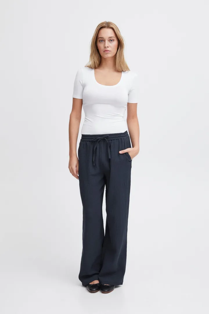 mika_wide_leg_trousers_na_0.webp Ichi Pants<MIKA WIDE LEG TROUSERS (NAVY)