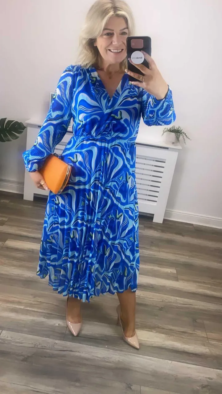 patricia_midi_dress_blue__2.webp Wsl 3 Occasionwear<Patricia Midi Dress (Blue Geo)
