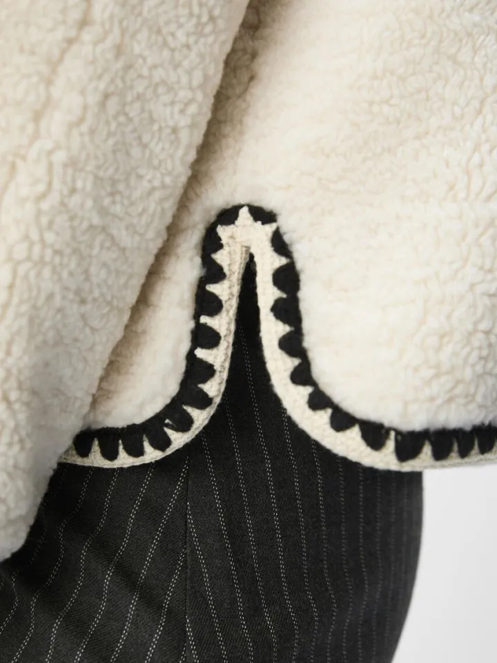 pauline_teddy_jacket_whit_3.webp Object Jackets<Pauline Teddy Jacket (White Sand)