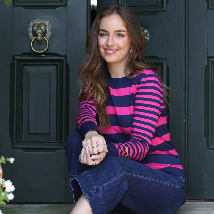 samantha_jumper_navypink_1.webp Rant & Rave Jumpers & Cardigans<SAMANTHA JUMPER (NAVY/PINK)