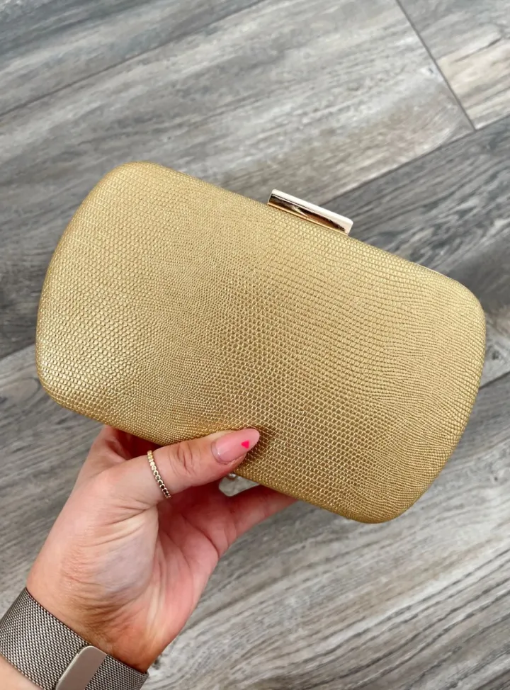 shirley_textured_clutch___6.webp Wsl 8 Bags & Purses<Shirley Textured Clutch (3 Colours)