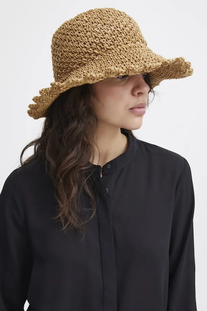 sissi_bucket_hat_doeskint_2.webp Ichi Hats<SISSI BUCKET HAT (DOESKIN/TAN)