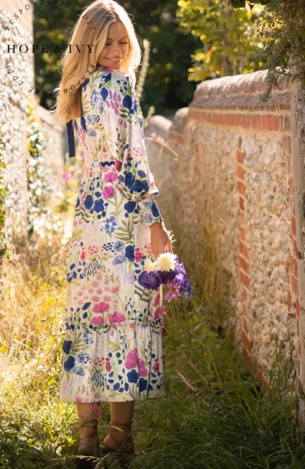 Hope & Ivy Occasionwear | Dresses<The Caroline High Neck Maxi Dress ( Multi)