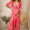 Hope & Ivy Occasionwear<THE HARMONY FLUTTER SLEEVE MAXI WRAP DRESS (PINK FLORAL) CURVE