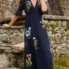 Hope & Ivy Occasionwear | Dresses<The Heather Embroidered Thigh Split Maxi Dress