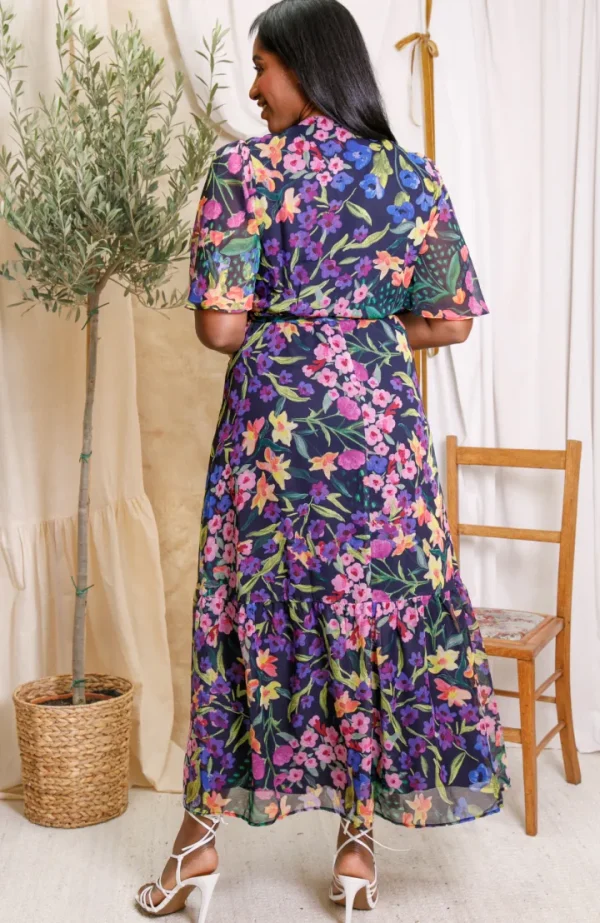 Hope & Ivy Occasionwear | Dresses<The Nesta Flutter Sleeve Maxi Wrap Dress