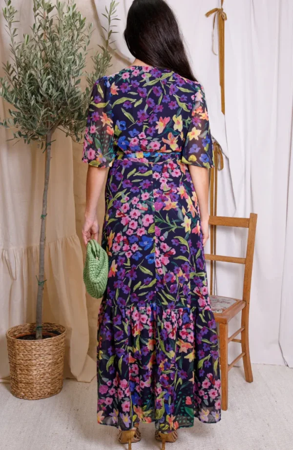 Hope & Ivy Occasionwear | Dresses<The Nesta Flutter Sleeve Maxi Wrap Dress