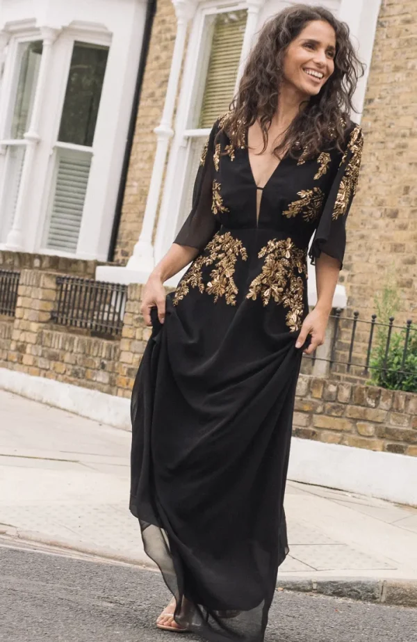 Hope & Ivy Occasionwear<The Shay Plunge Front Maxi Dress (Black)